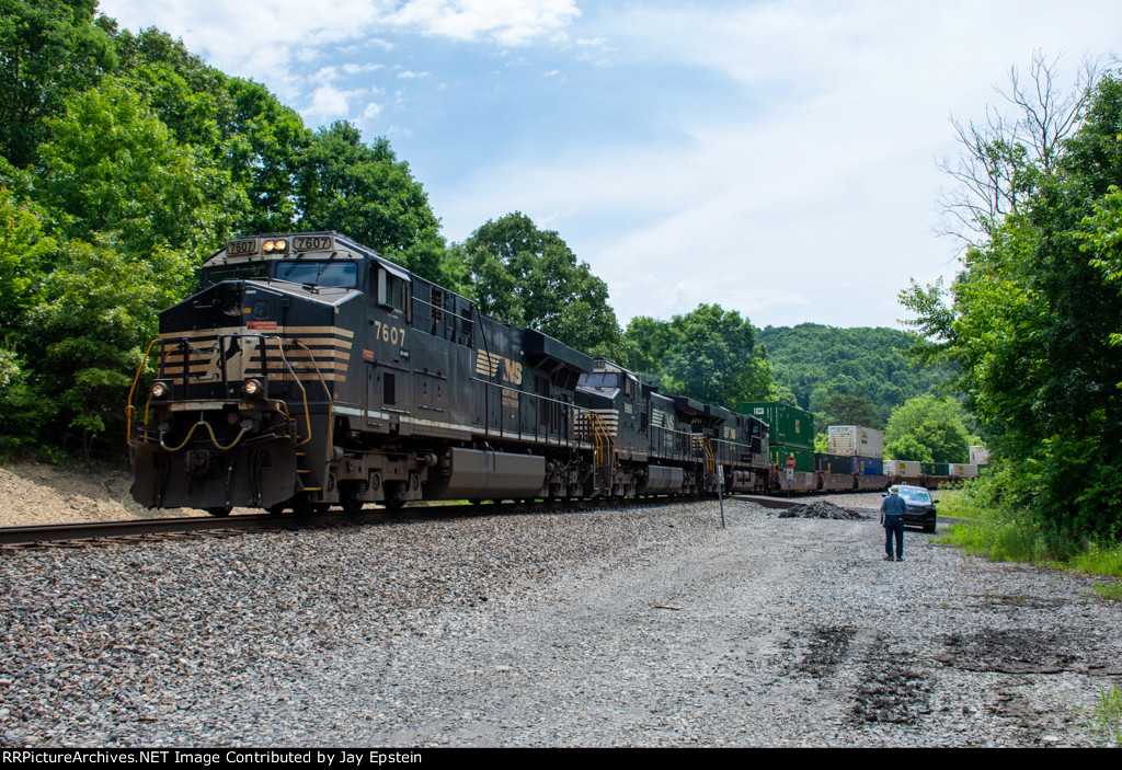 NS 7607 leads 28C north at South Fork